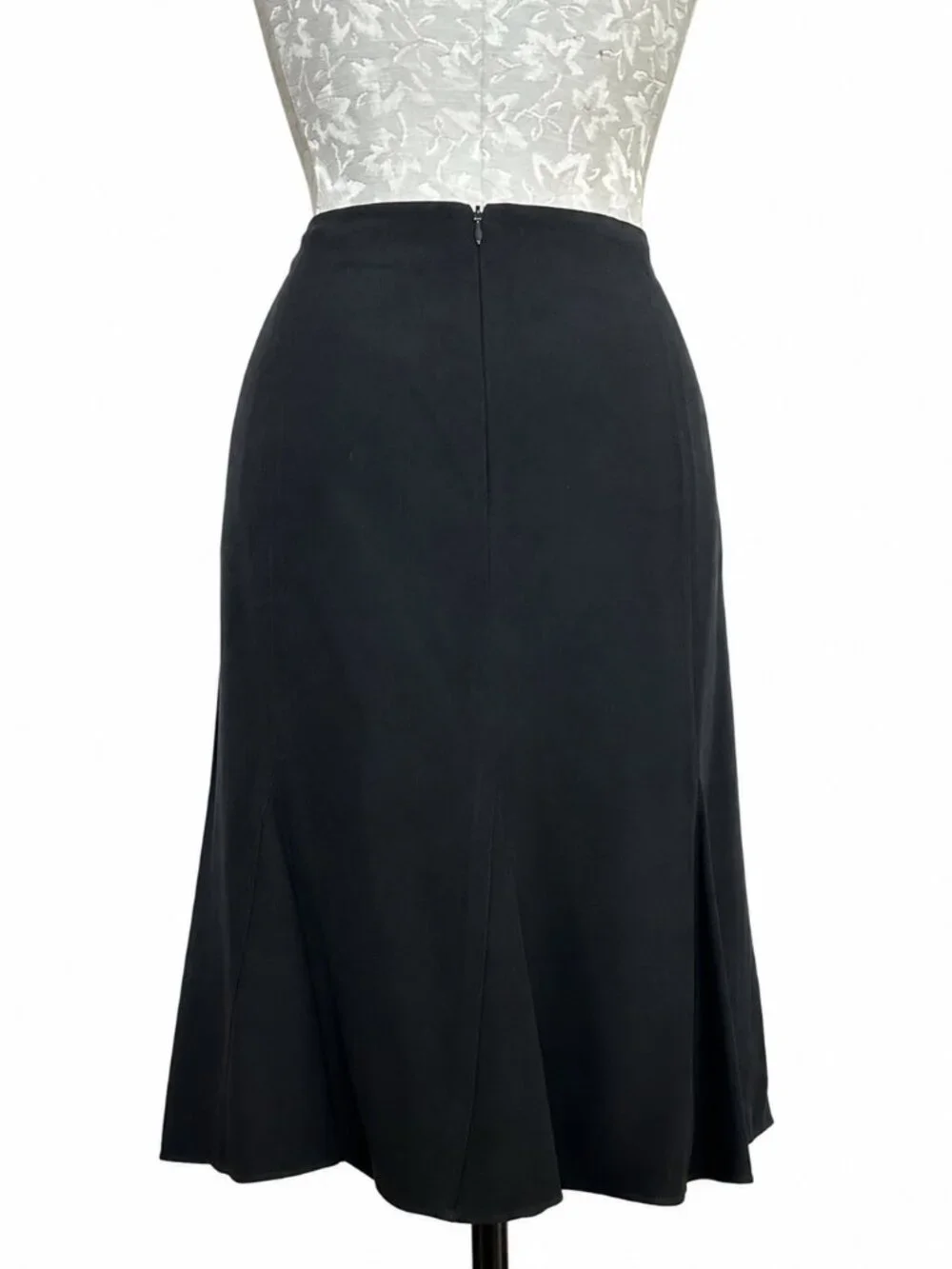 ELLEN TRACY Black A-Line Midi Skirt Size 14 Flare Hem Career Office Classic